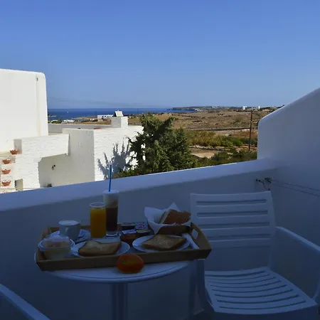 Isalos Paros شقة ناوسا